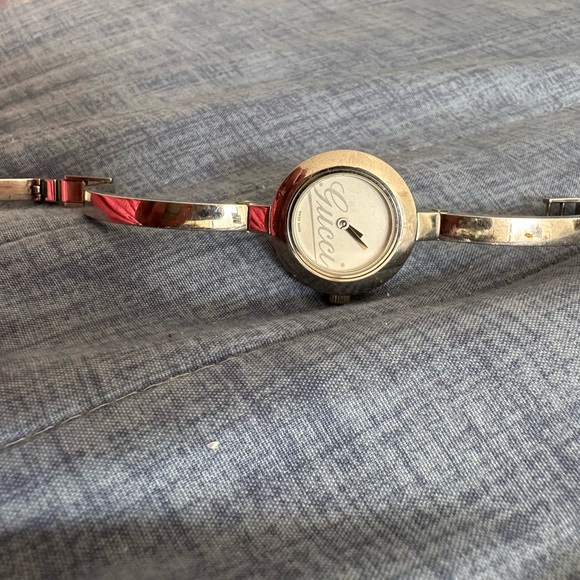 Gucci Gold Bracelet Watch - Picture 1 of 16
